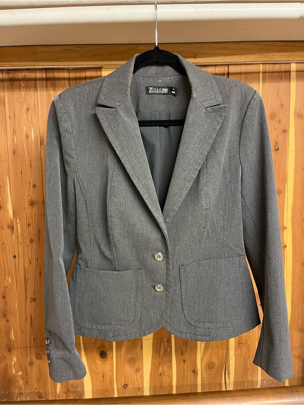 Avenue Women's Gray Tailored Two-Button Blazer